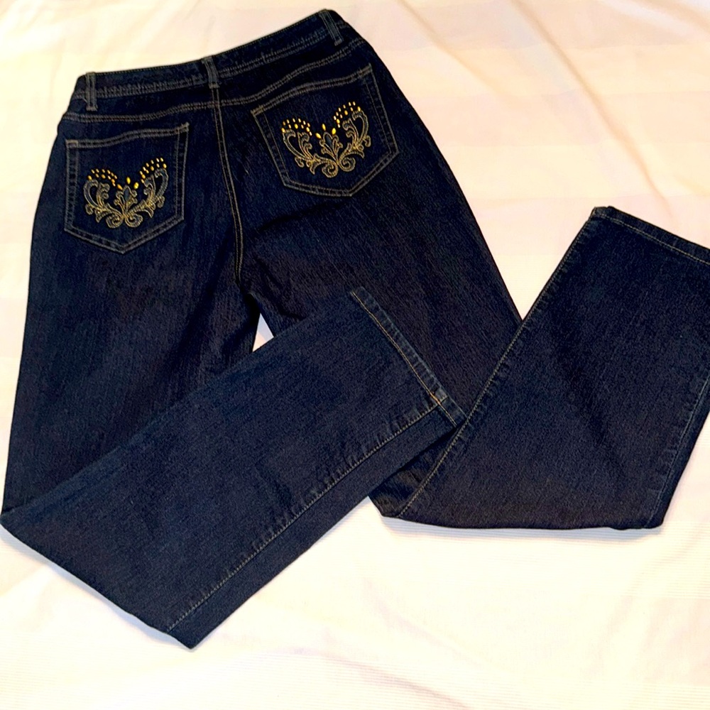 JM Collection Jeans Size 8 stretchy waist dark wash straight leg 🌼